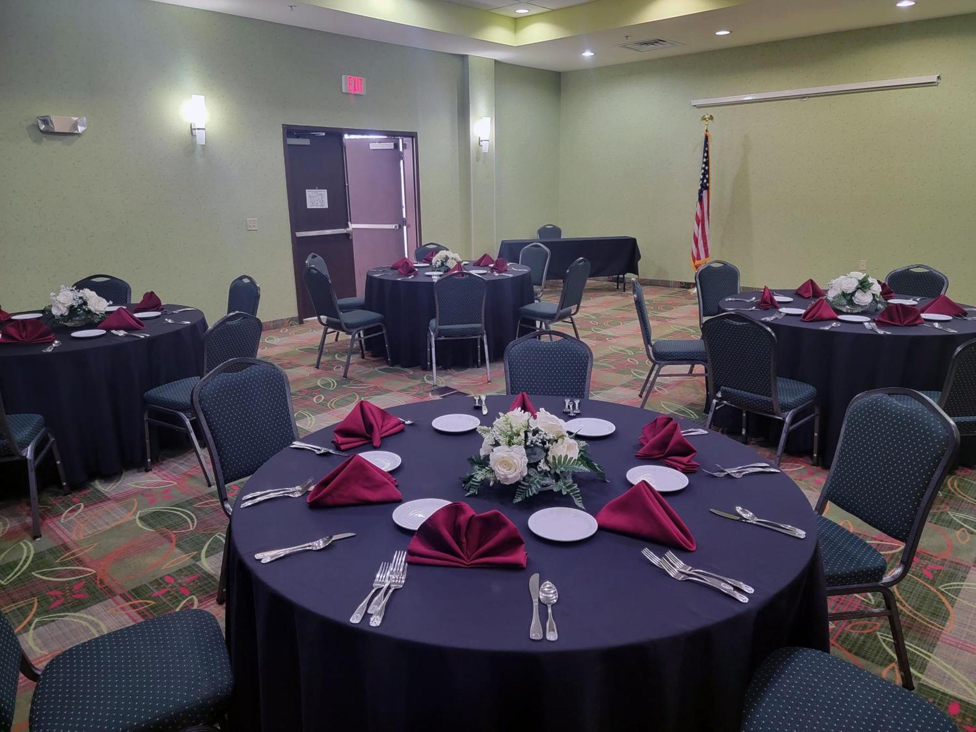 Holiday Inn Garland By Ihg מראה חיצוני תמונה
