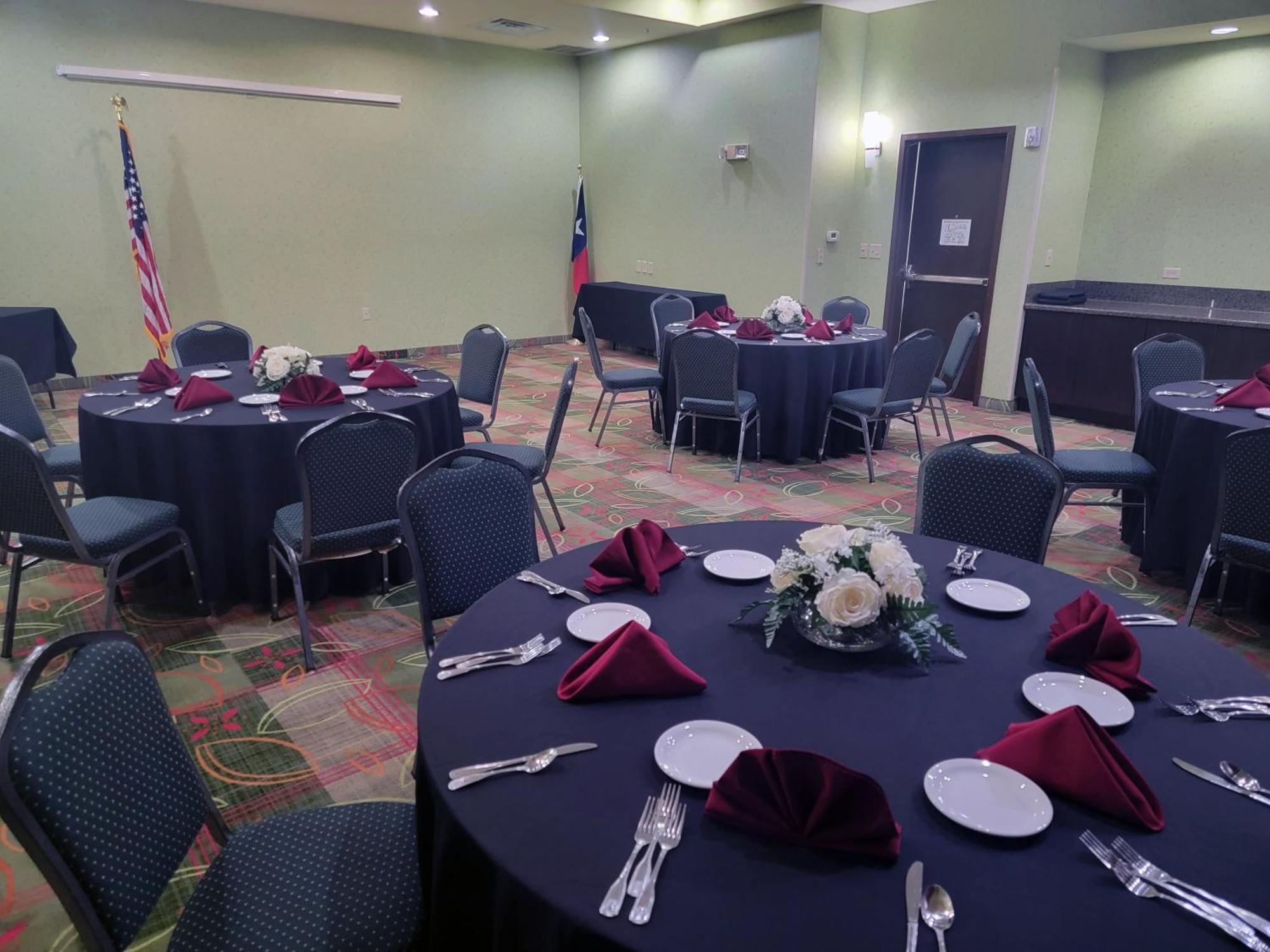 Holiday Inn Garland By Ihg מראה חיצוני תמונה