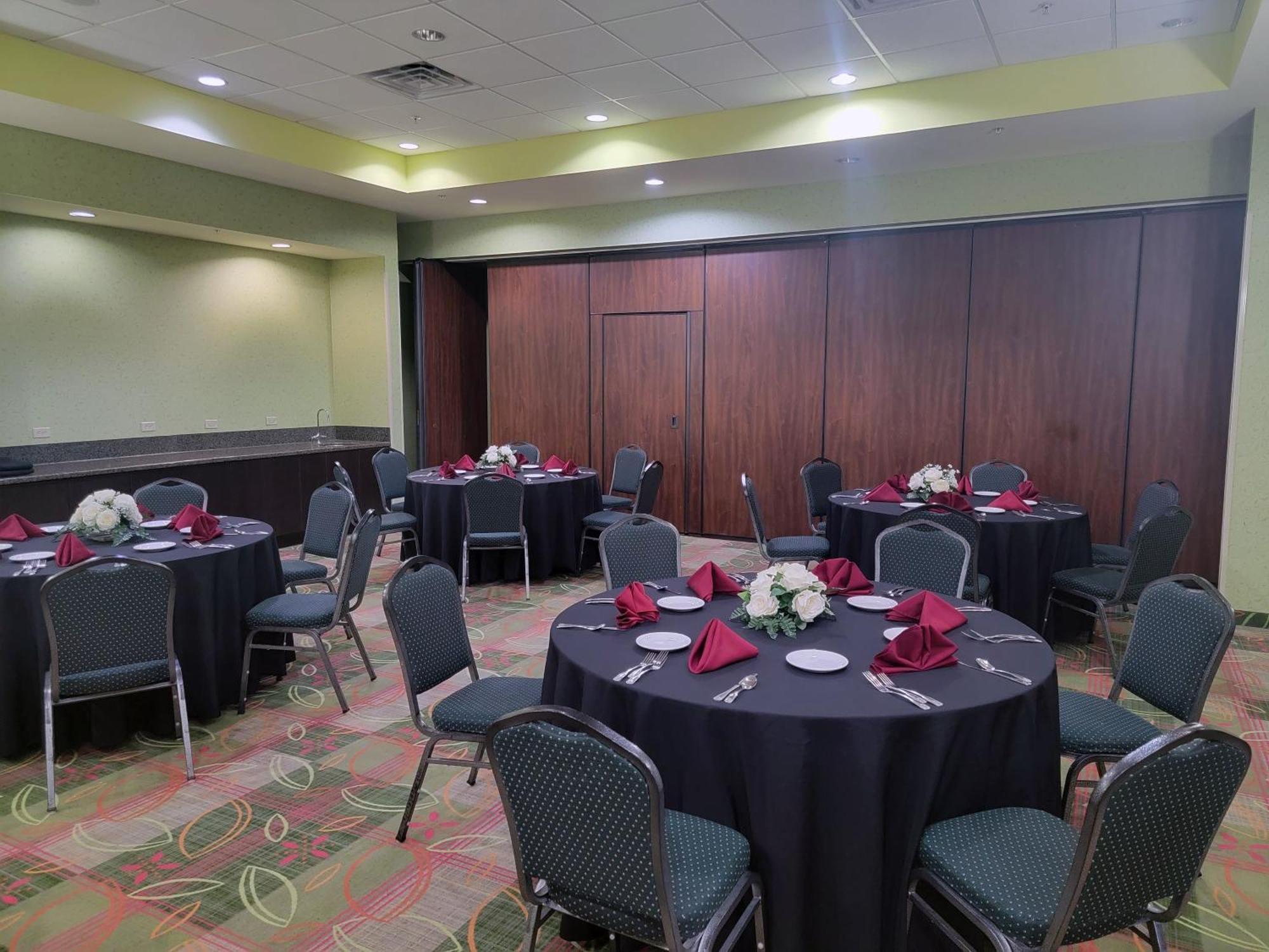 Holiday Inn Garland By Ihg מראה חיצוני תמונה
