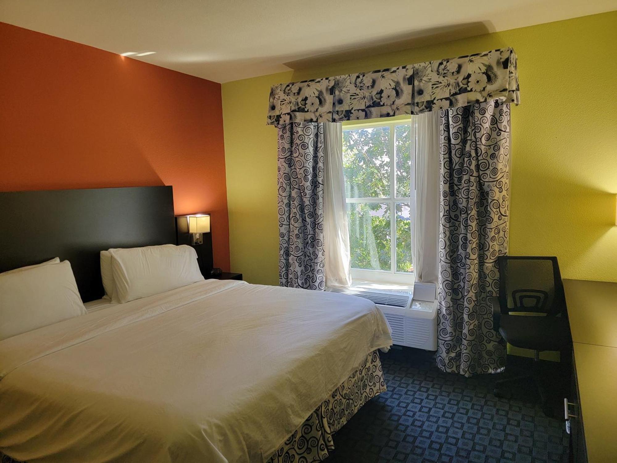 Holiday Inn Garland By Ihg מראה חיצוני תמונה